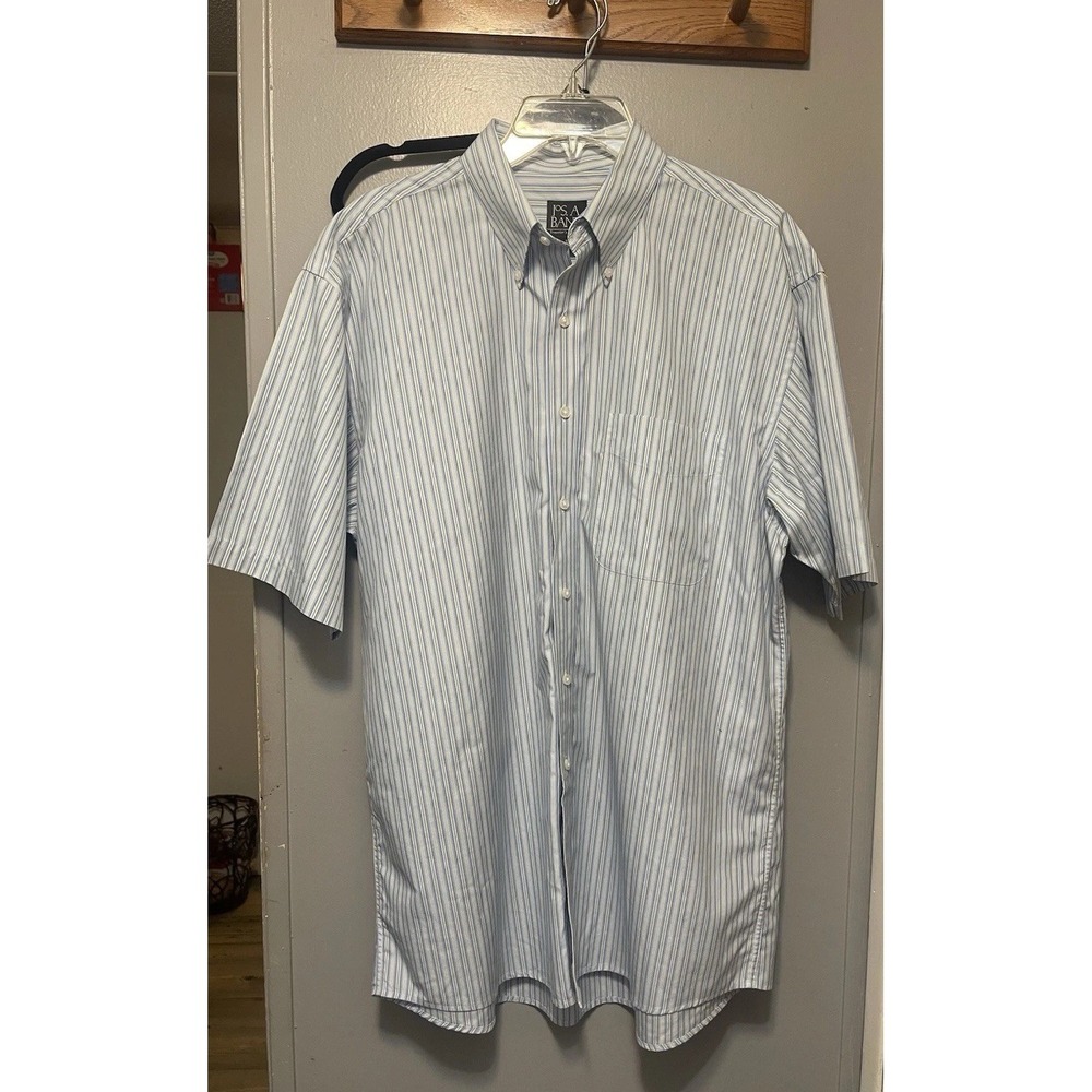 Jos A. Banks traveler collection Dress Shirt men's Large Short Sleeve Blue